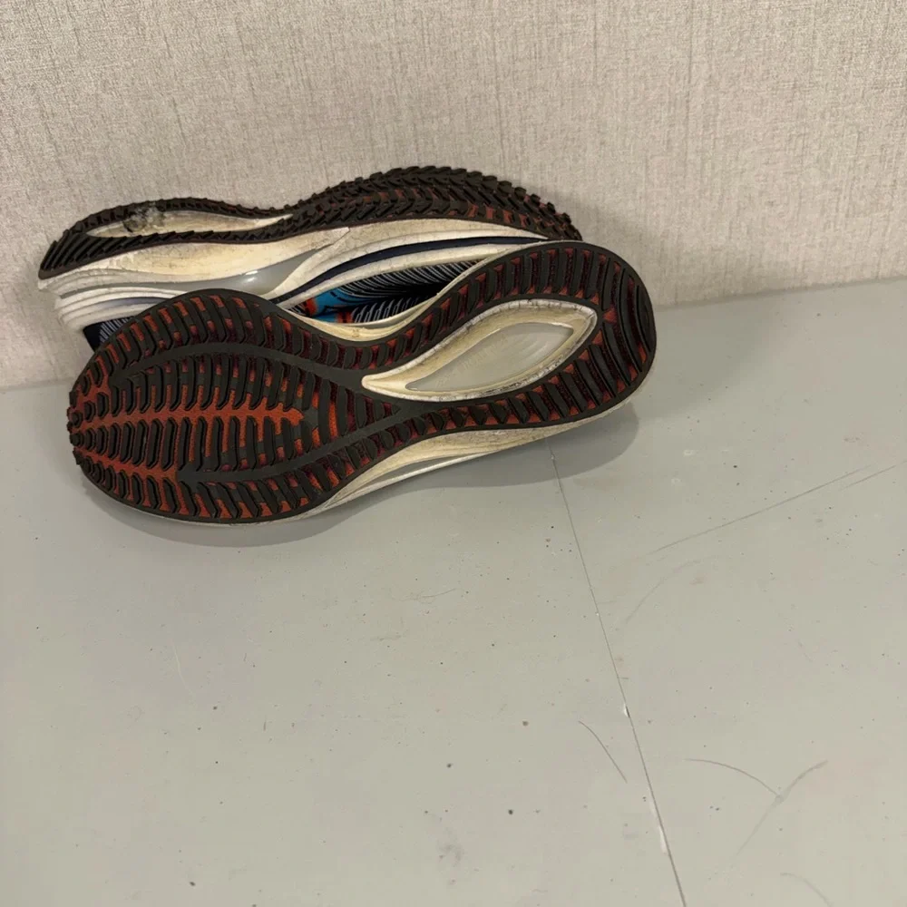 Mizuno women wave
